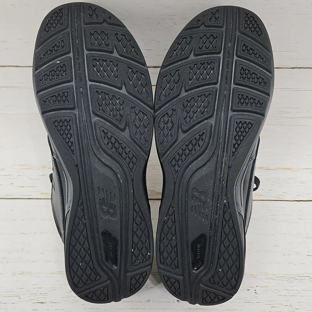 New Balance 813 Mens Size 10 D Black Leather Walking Shoes Sneakers MW813BK‎